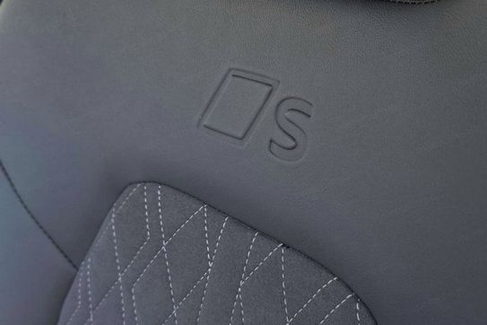 Audi A6 TDI quattro S line Avant