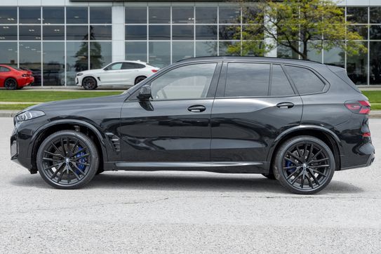 BMW X5 M60i