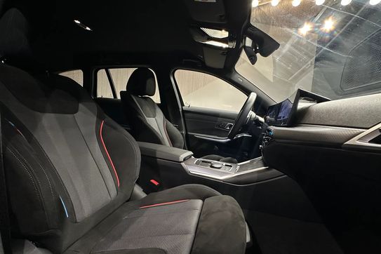 BMW Seria 3 330i xDrive M Sport aut