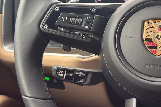 Porsche Cayenne E-Hybrid Black Edition