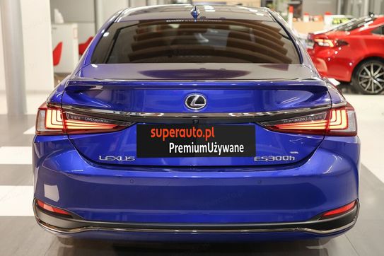 Lexus ES 300h F Sport Design