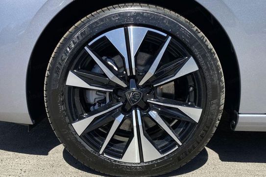 Peugeot 308 Allure EAT8 1.5 BlueHDi