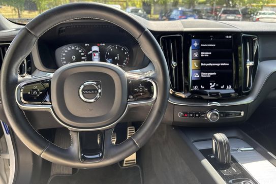 Volvo XC60 B4 B R-Design