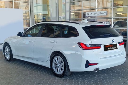 BMW Seria 3 318i Advantage aut