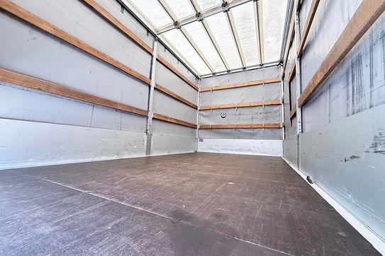 Mercedes Sprinter Plandeka 8EP + Winda