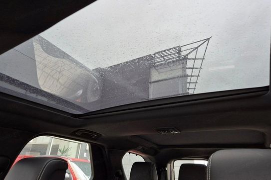 Land Rover Discovery P300 Dynamic SE