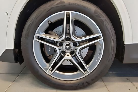 Mercedes GLA 220  4-Matic AMG Line