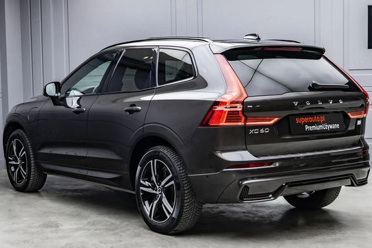 Volvo XC60 T8 AWD Plug-In Hybrid R-Design