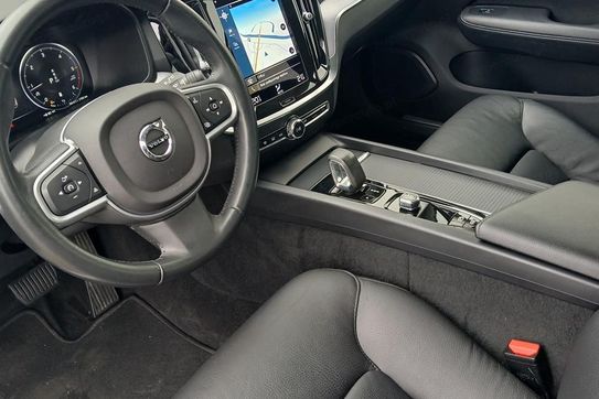 Volvo V60 B4 D Momentum