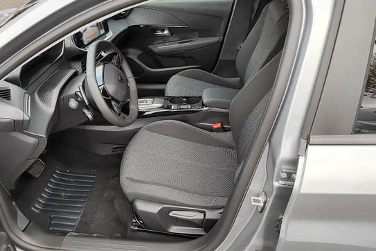 Peugeot 208 Business 1.2 mHEV e-DCS6