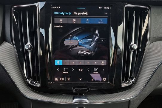 Volvo XC60 B5 B AWD Plus Dark