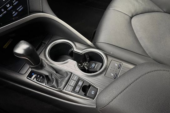 Toyota Camry 2.5 Hybrid Executive CVT