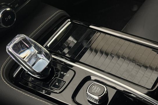Volvo V60 T6 AWD Plug-In Hybrid Plus Dark
