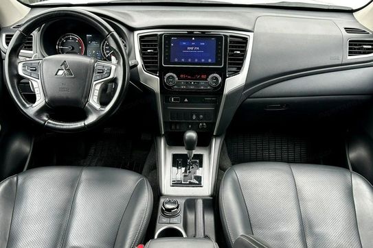 Mitsubishi L200 2.2 d DC Instyle Plus