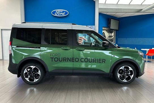 Ford Tourneo Courier Active A7