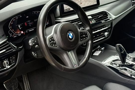 BMW Seria 5 530i xDrive M Sport