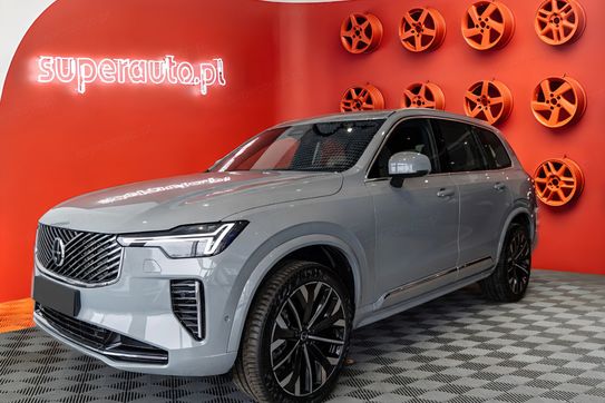 Volvo XC90 B5 AWD Ultra Bright