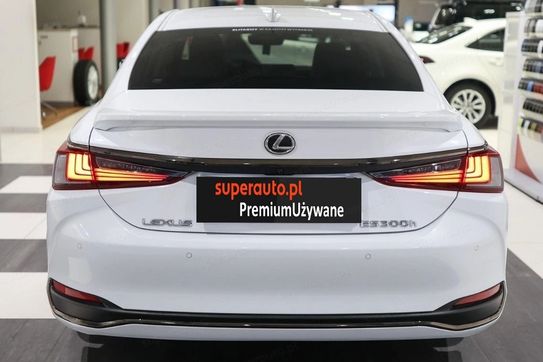 Lexus ES 300h F Sport Design