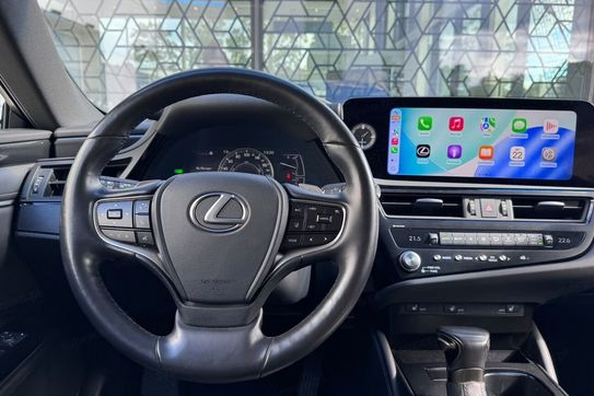 Lexus ES 300h Business Edition