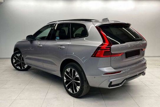 Volvo XC60 B5 AWD Ultra Dark