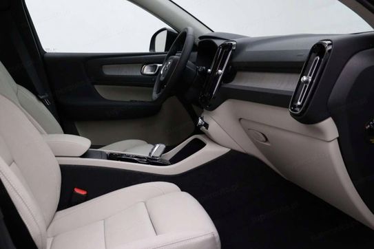 Volvo XC40 B4 Plus Dark