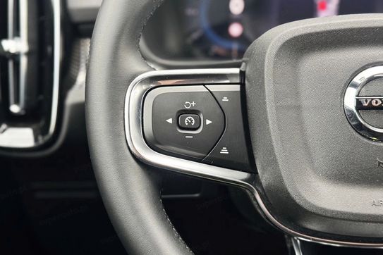 Volvo XC40 B3 Plus Dark