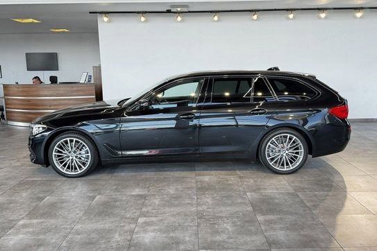BMW Seria 5 Touring 530i xDrive Sport Line