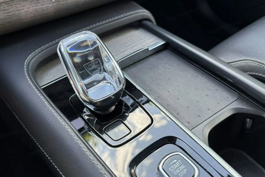 Volvo XC90 T8 AWD Plug-In Hybrid Ultimate Dark 7os