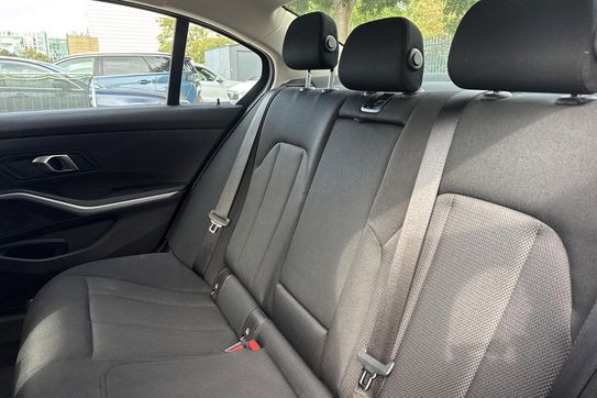 BMW Seria 3 318i