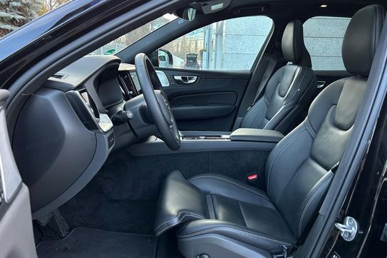 Volvo XC60 T8 Plug-In Hybrid AWD Ultra Black Edition