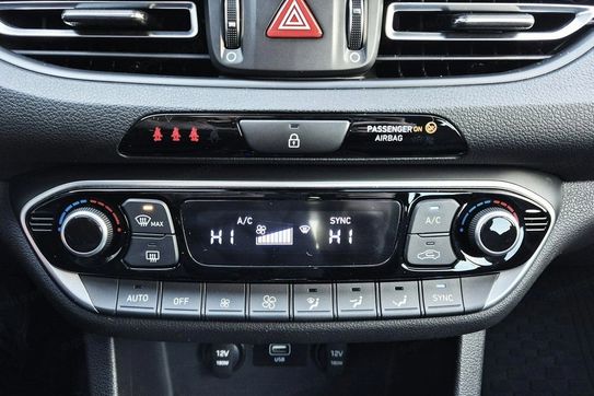 Hyundai i30 1.5 T-GDI Smart DCT
