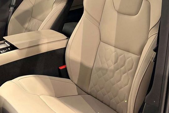 Volvo XC90 T8 AWD Plug-In Hybrid Ultra Dark 7os