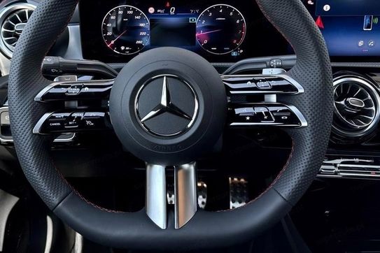 Mercedes CLA 220  4-Matic AMG Line