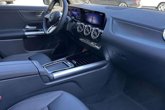 Mercedes EQA 250+  Progressive