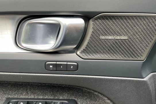 Volvo XC40 B4 Plus Black Edition