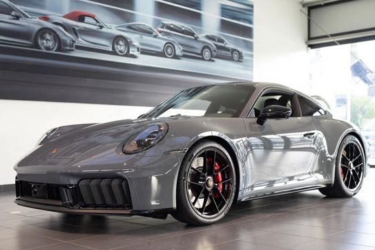 Porsche 911 Carrera 4 GTS