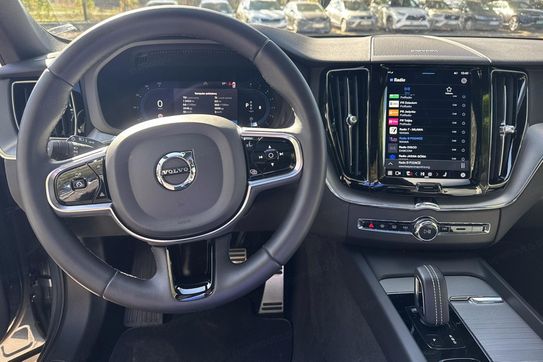 Volvo XC60 B4 B R-Design