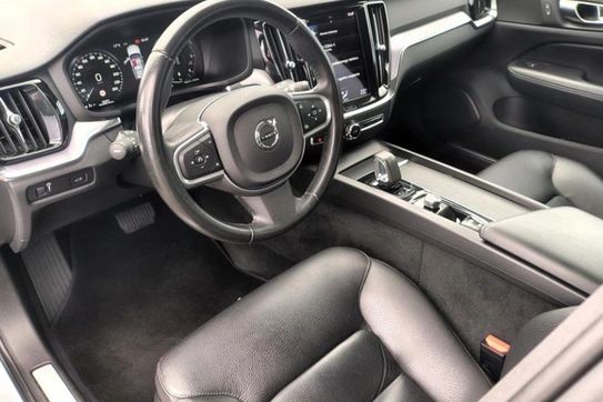 Volvo V60 B4 D Momentum Pro