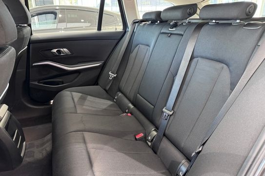BMW Seria 3 Touring 318i Advantage