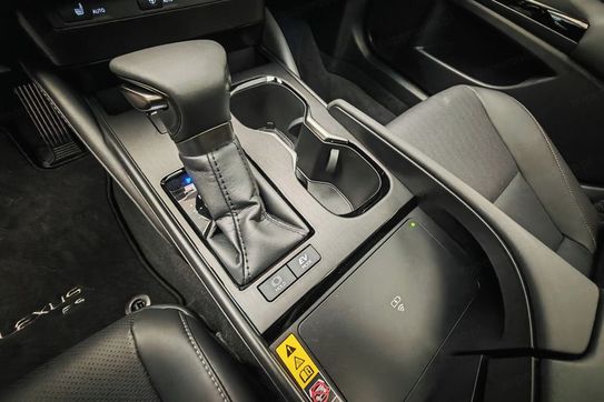 Lexus ES 300h Business Edition 2.5 E-CVT