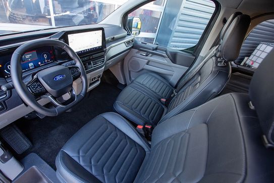 Ford Tourneo Custom L1H1 Titanium X AT