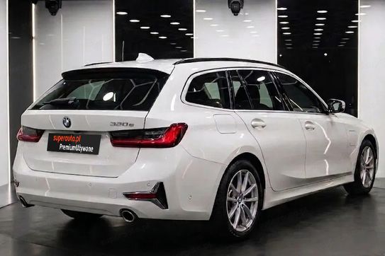 BMW Seria 3 320e Luxury Line