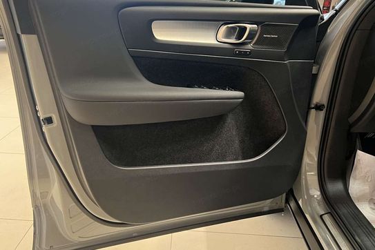 Volvo XC40 B4 Plus Black Edition