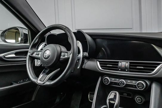 Alfa Romeo Giulia Turbo Veloce Q4 aut