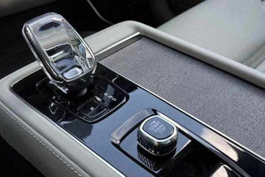 Volvo XC90 T8 AWD Plug-In Hybrid Ultra Bright 7os
