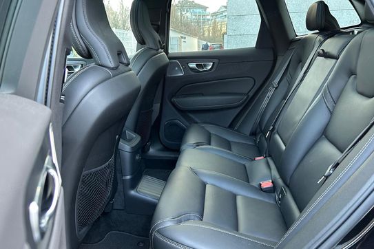 Volvo XC60 T8 Plug-In Hybrid AWD Ultra Black Edition