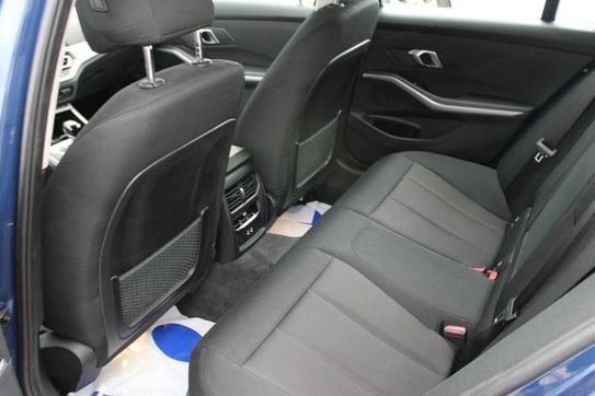 BMW Seria 3 318i aut