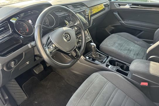 Volkswagen Touran Highline  1.5 TSI EVO DSG