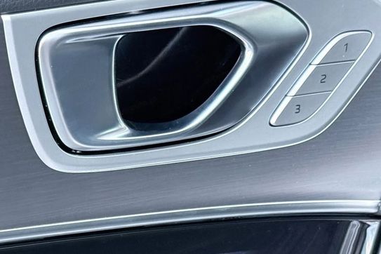 Hongqi H9 2.0T Deluxe