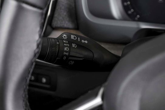 Volvo XC90 T8 AWD Plug-In Hybrid Ultra Dark 7os